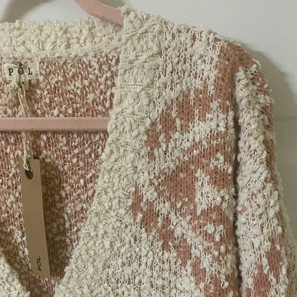 POL Boho Distressed Geometric Knit V-Neck Sweater - S / Fits L